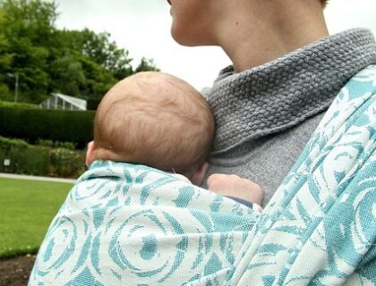 baby wearing - bambini in fascia