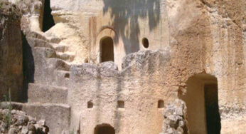 Le gite sorprendenti: insoliti posti da visitare coi bambini/ Le Grotte di Zungri
