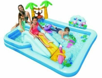 Piscina gonfiabile con scivoli